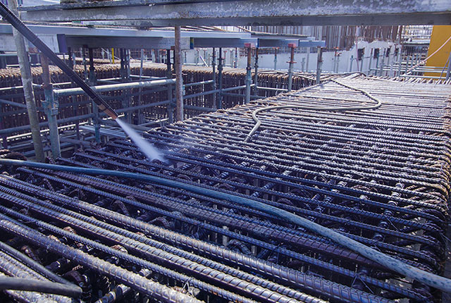 Tiếp tục thi công cốt thép dầm chuyển tầng 4 và tầng 5 block Venus